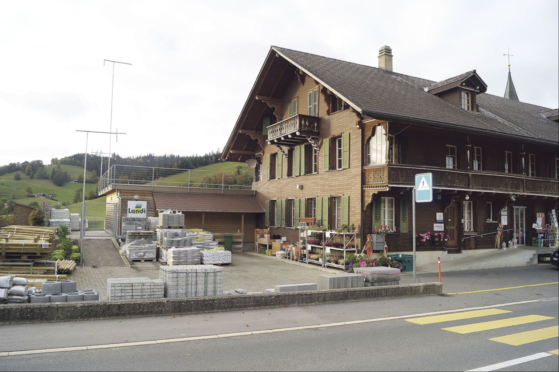Neubau für die Landi und Wohnungen