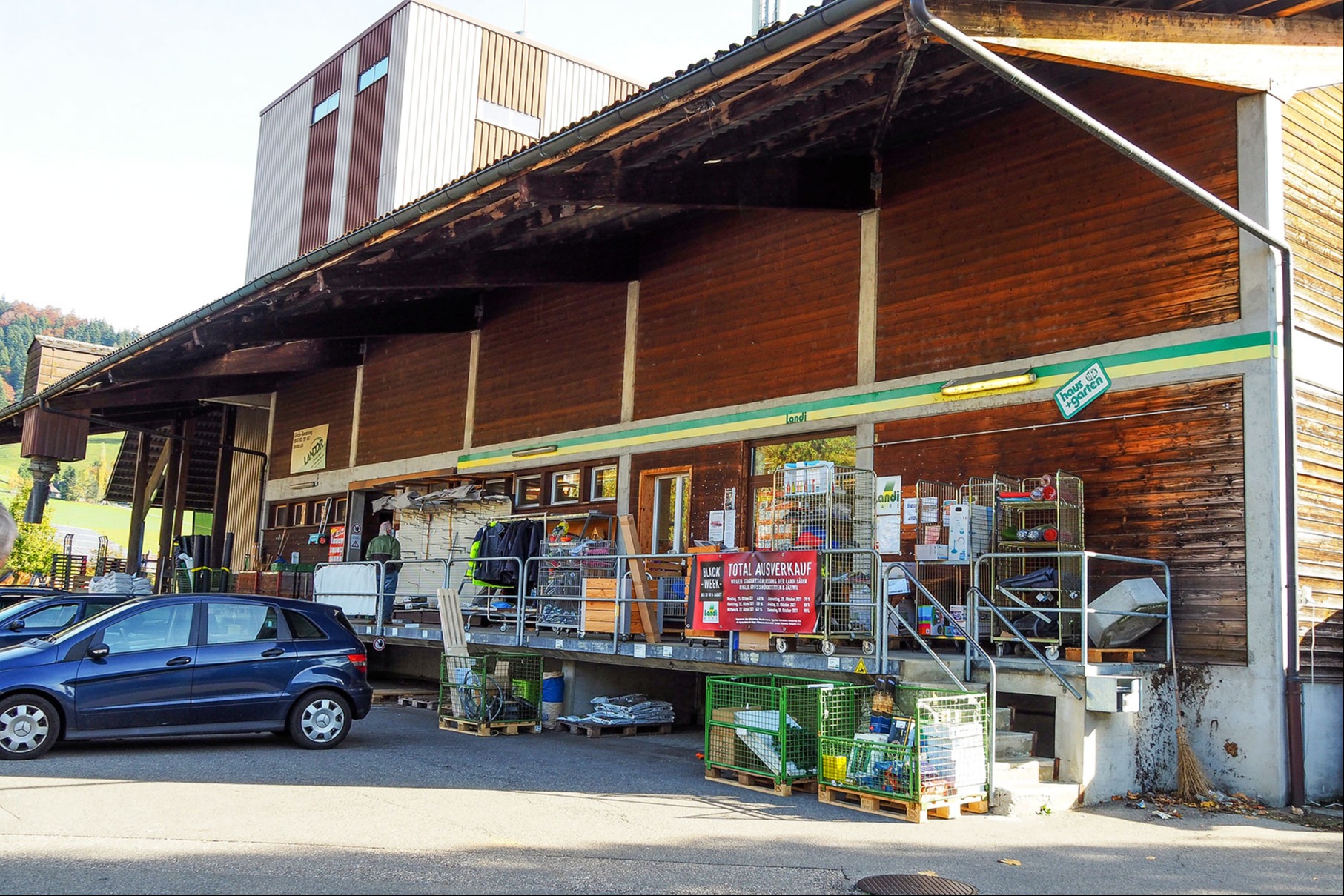 Feuerwehr und Werkhof im  Landi-Gebäude geplant
