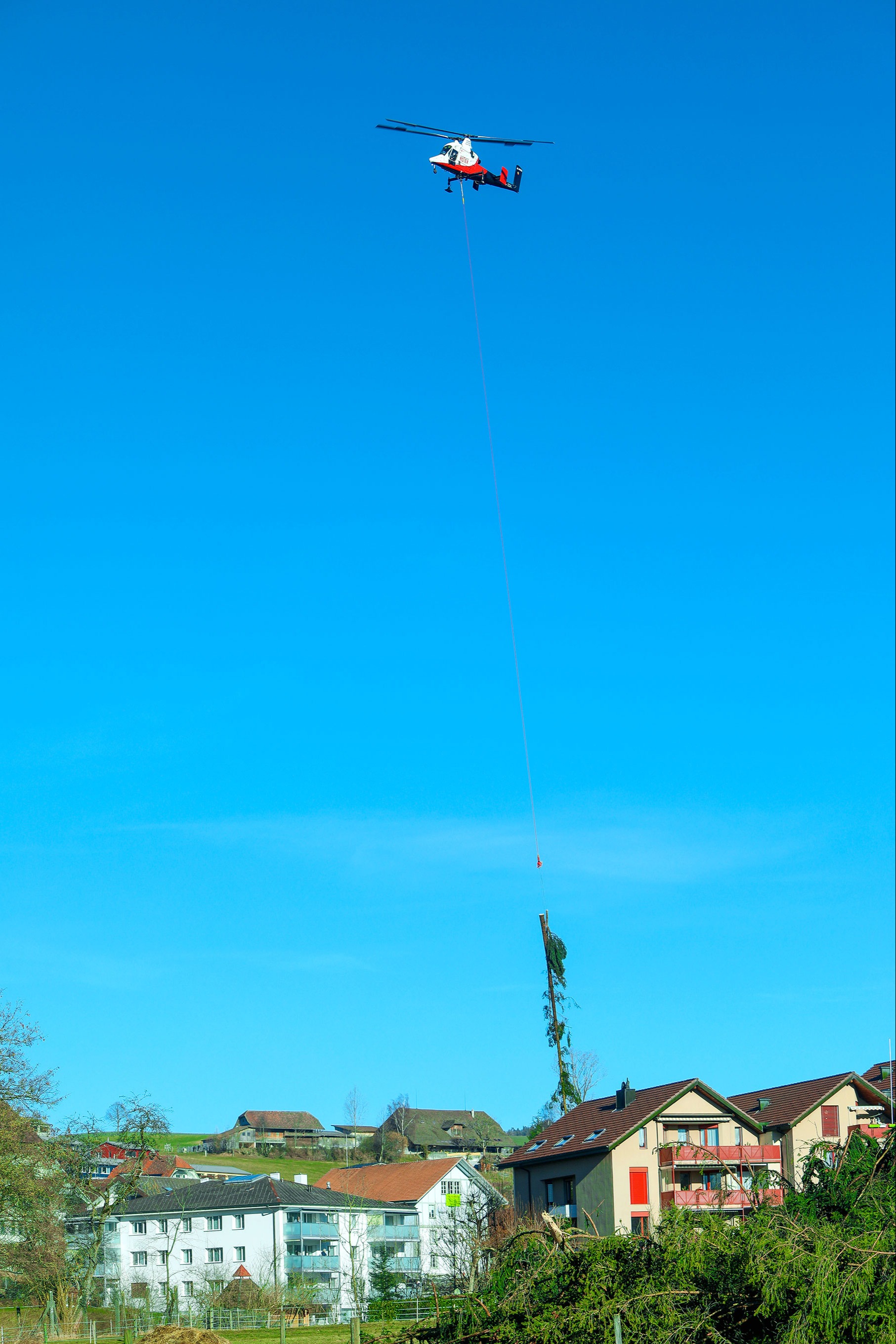 Holzen mit dem Helikopter