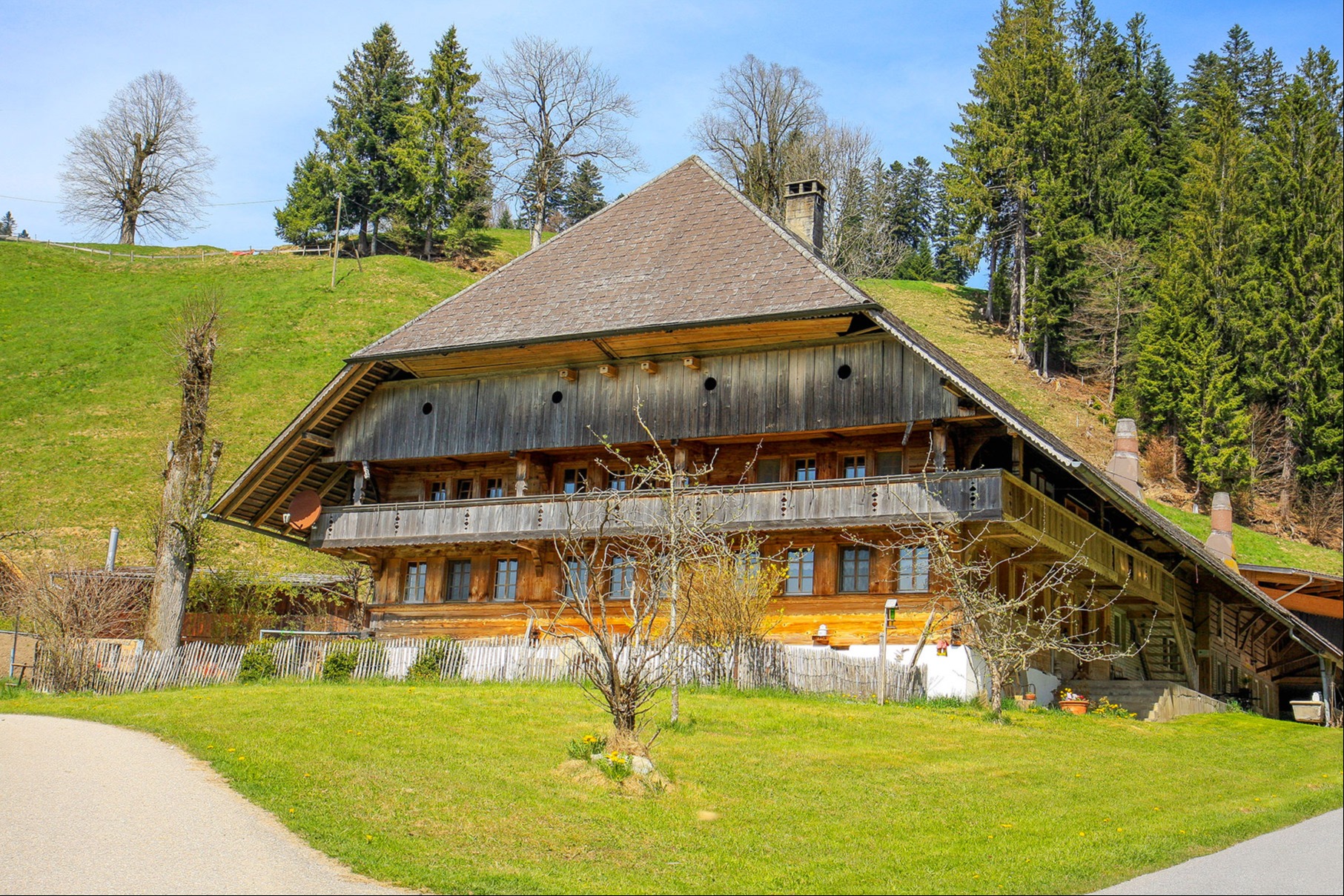 Es Handwärch u e hüfige Familiename 