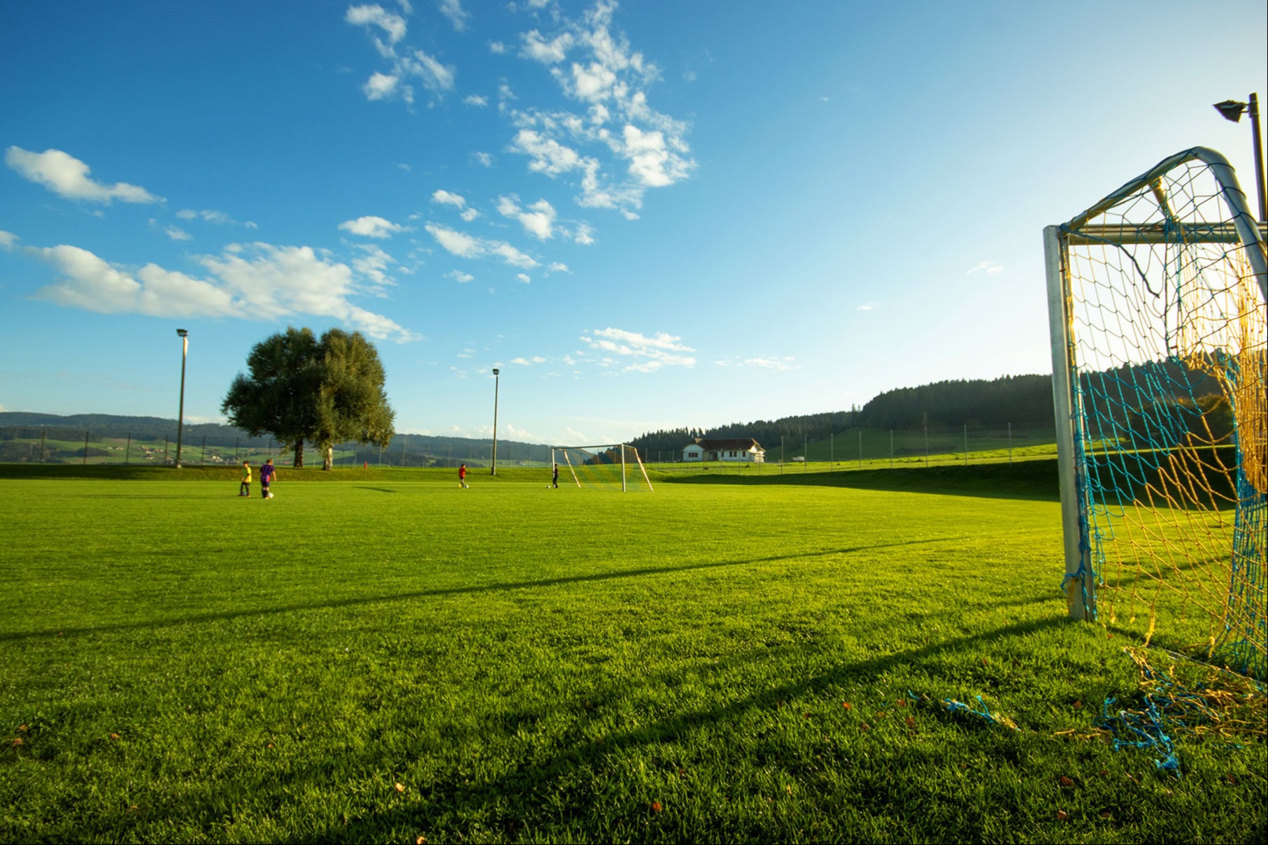 Fussballplatz verkleinern für Pumptrack 