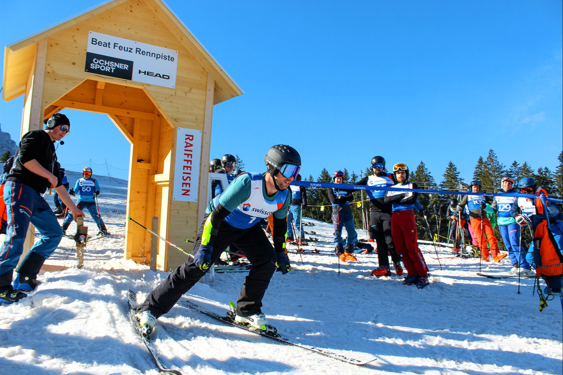 Beat Feuz weiht seine Rennpiste ein