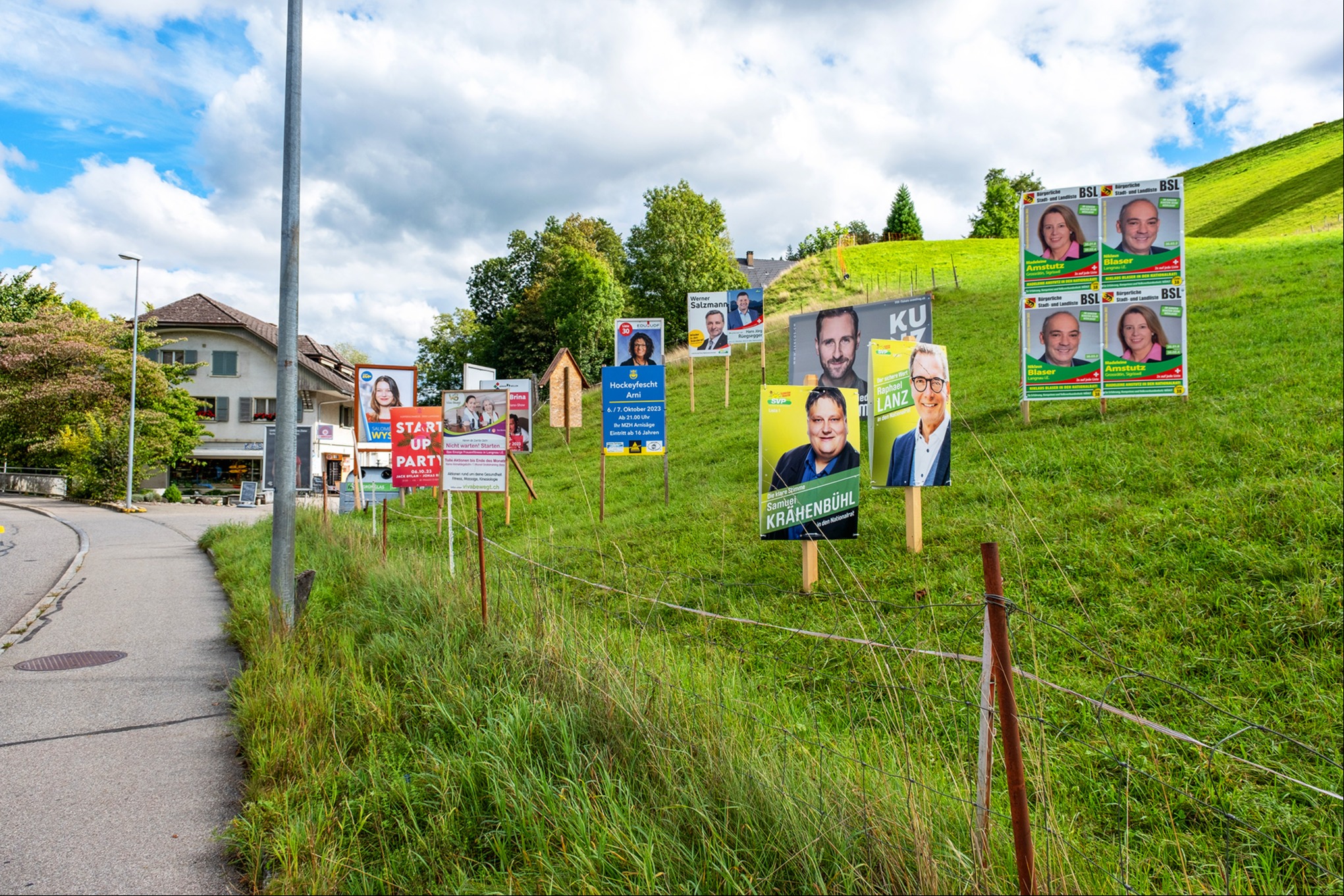 Wahlkampf am Strassenrand – auch in Zeiten von sozialen Medien aktuell