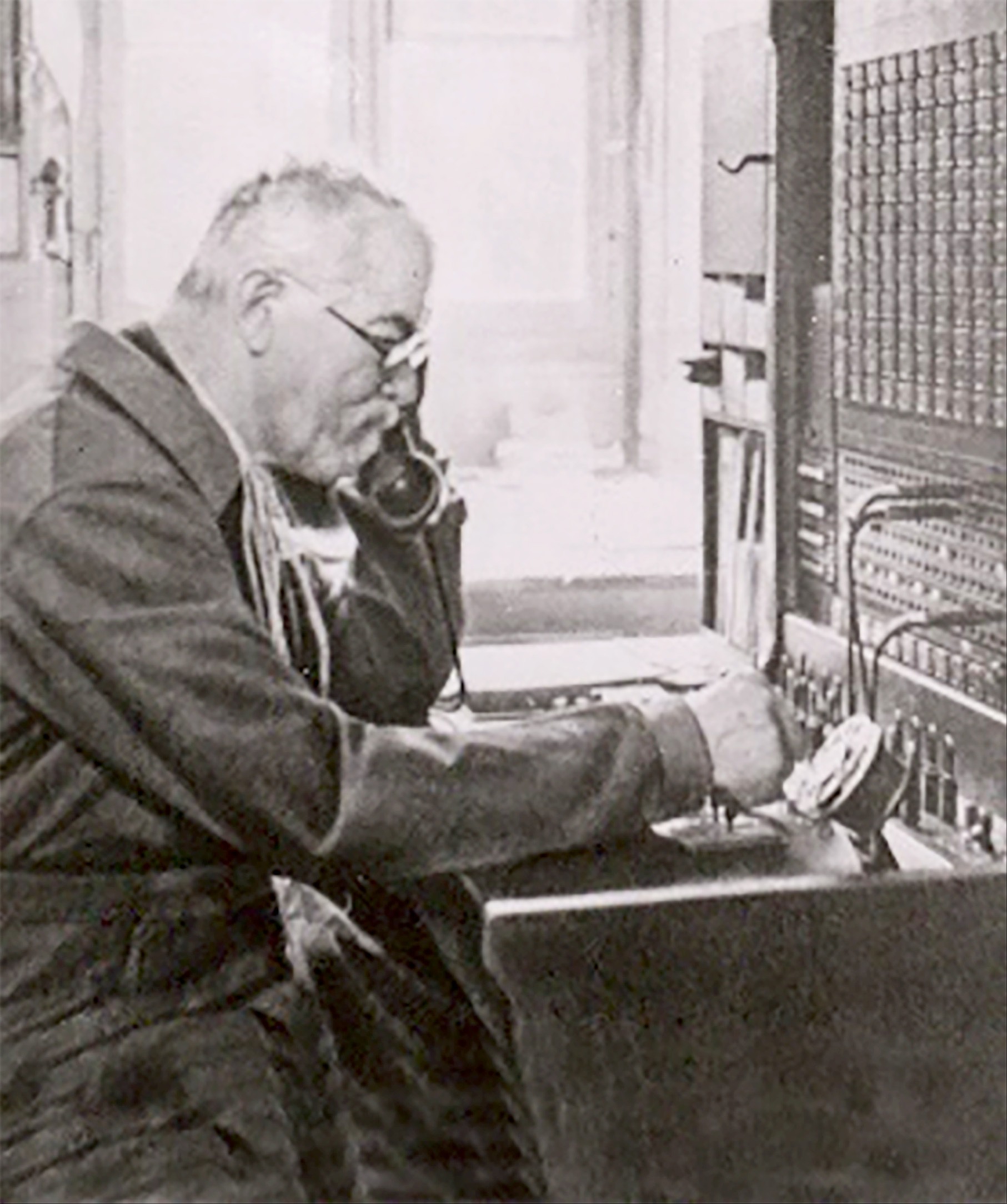 1904 hets im Eggiwiu vier Telefon gä