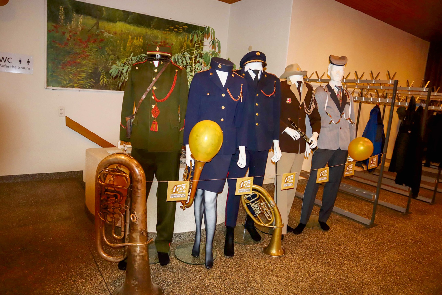 Viel Musik und alte Uniformen zu den drei Geburtstagen