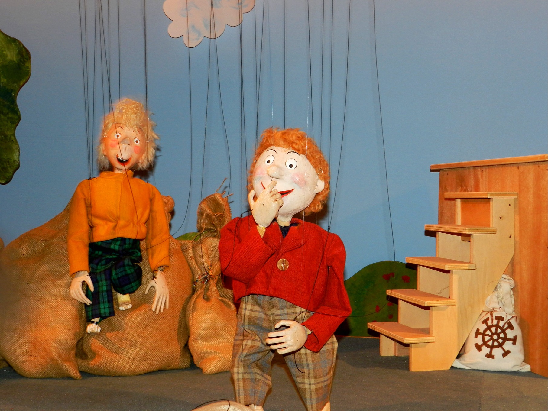 Max und Moritz treiben Unsinn im Schloss