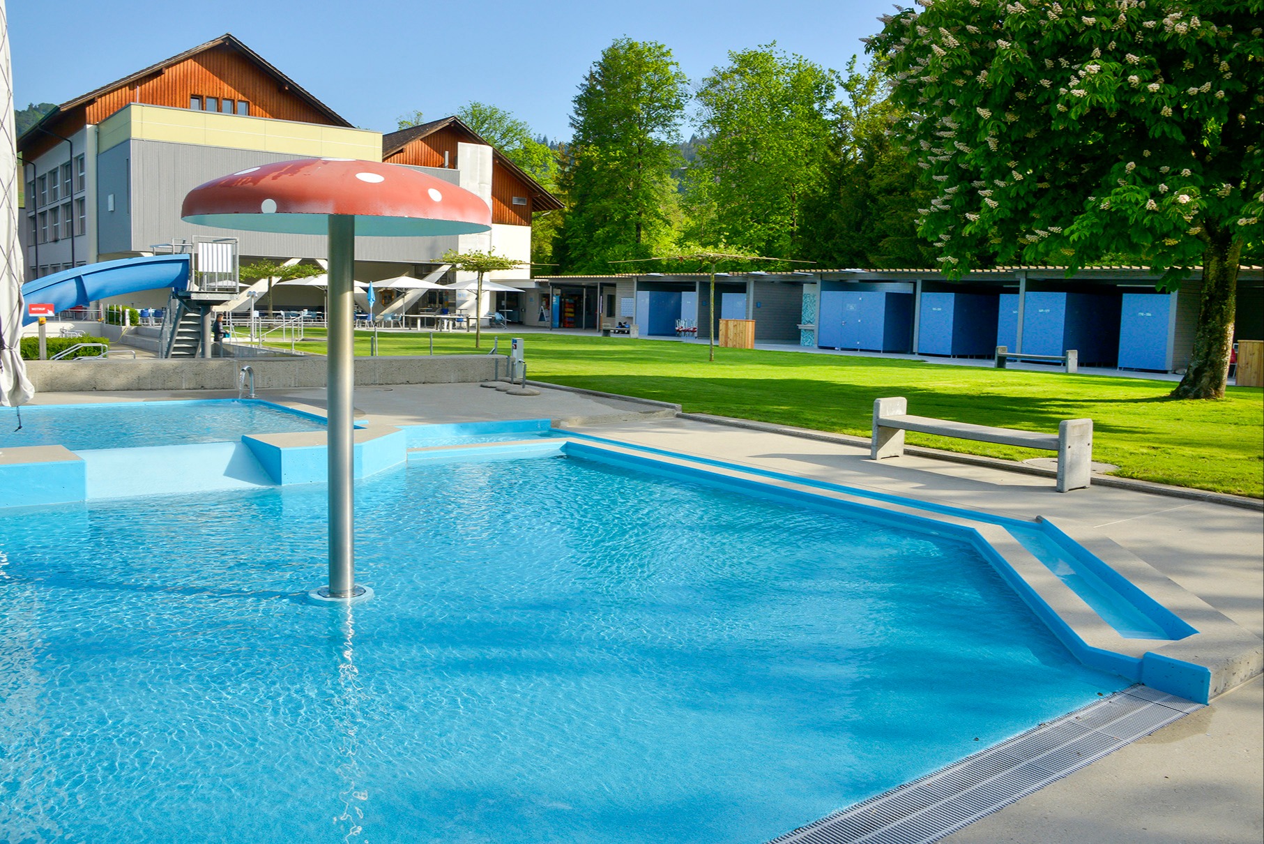 Die sanierte Badi ist hindernisfrei, moderner und bietet mehr Komfort