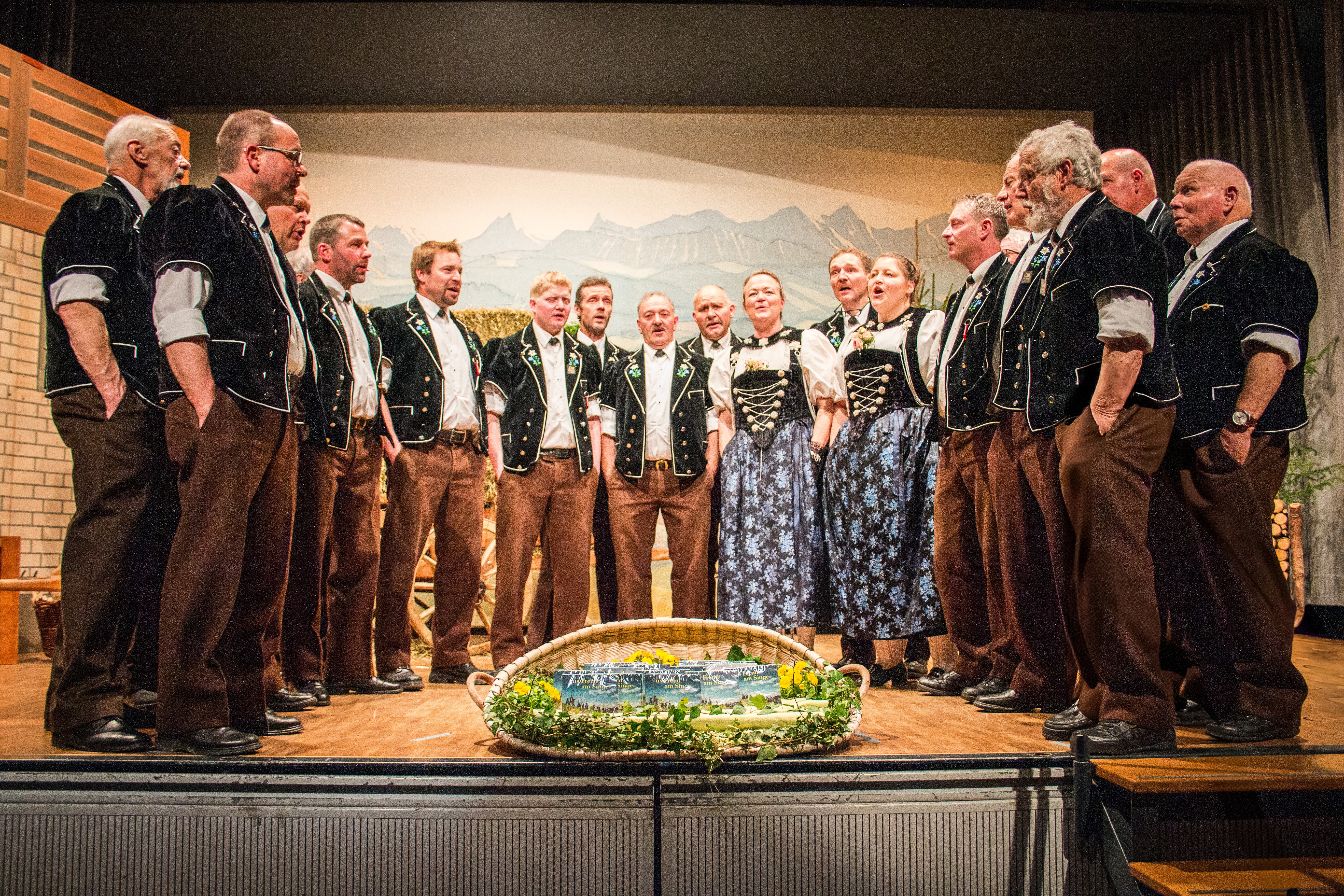 Jodlerklub feiert mit Plattentaufe