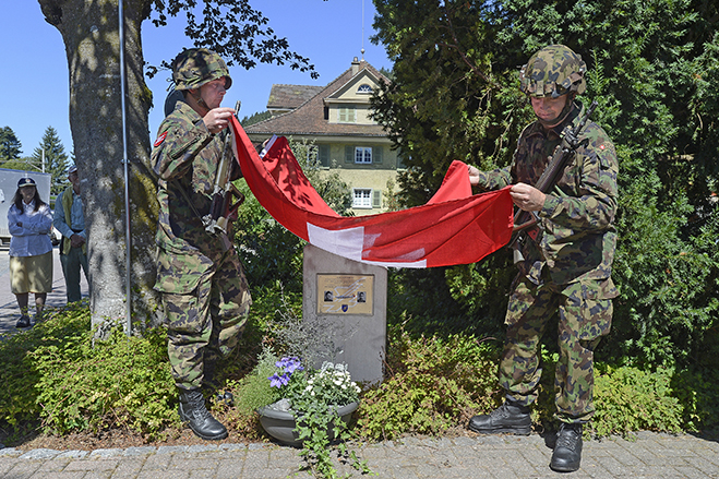 Gedenkfeier für einen Fliegerunfall der Schweizer Armee von 1946