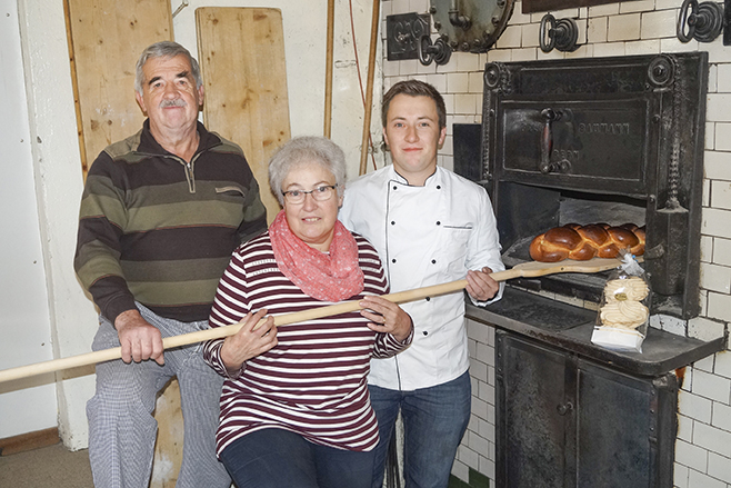 Auch die nächste Generation  wird den Holzofen einfeuern