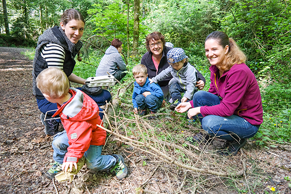 Riechen, wie der Waldboden duftet und wie eine Wasserpfütze schmeckt