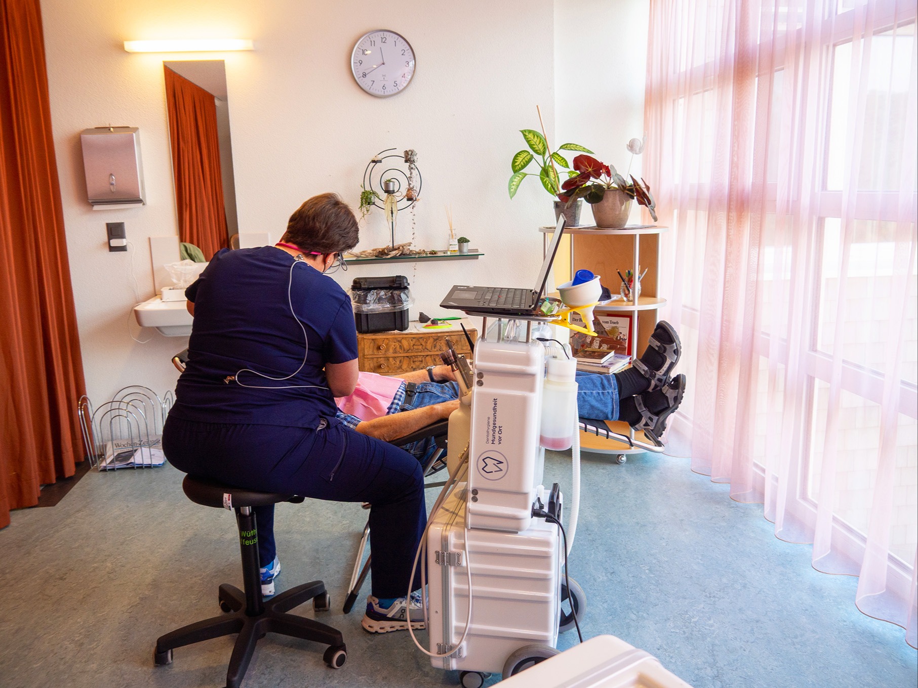 Praxis im Rollkoffer – für gesunde Zähne 