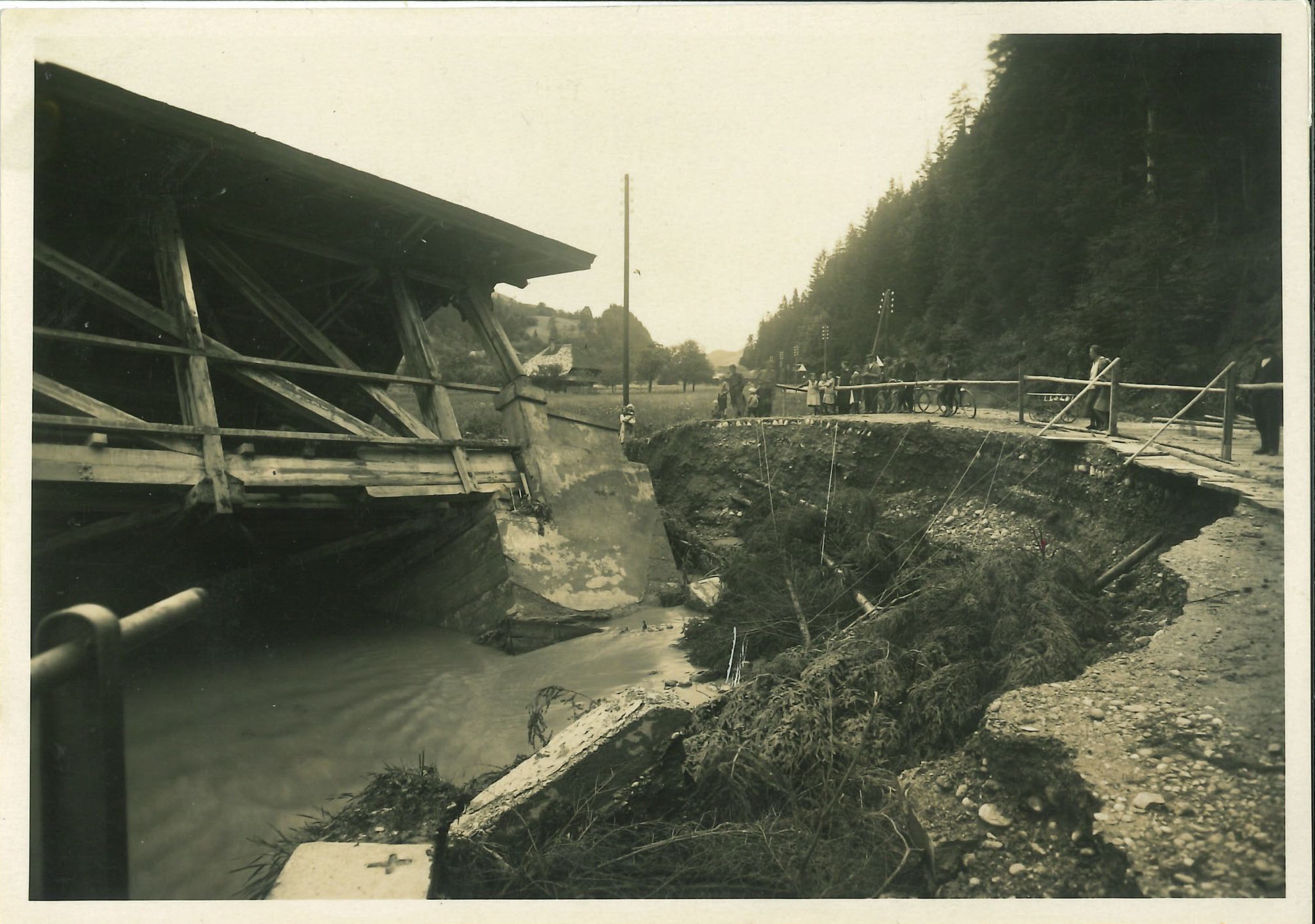 Brücke  weggerissen