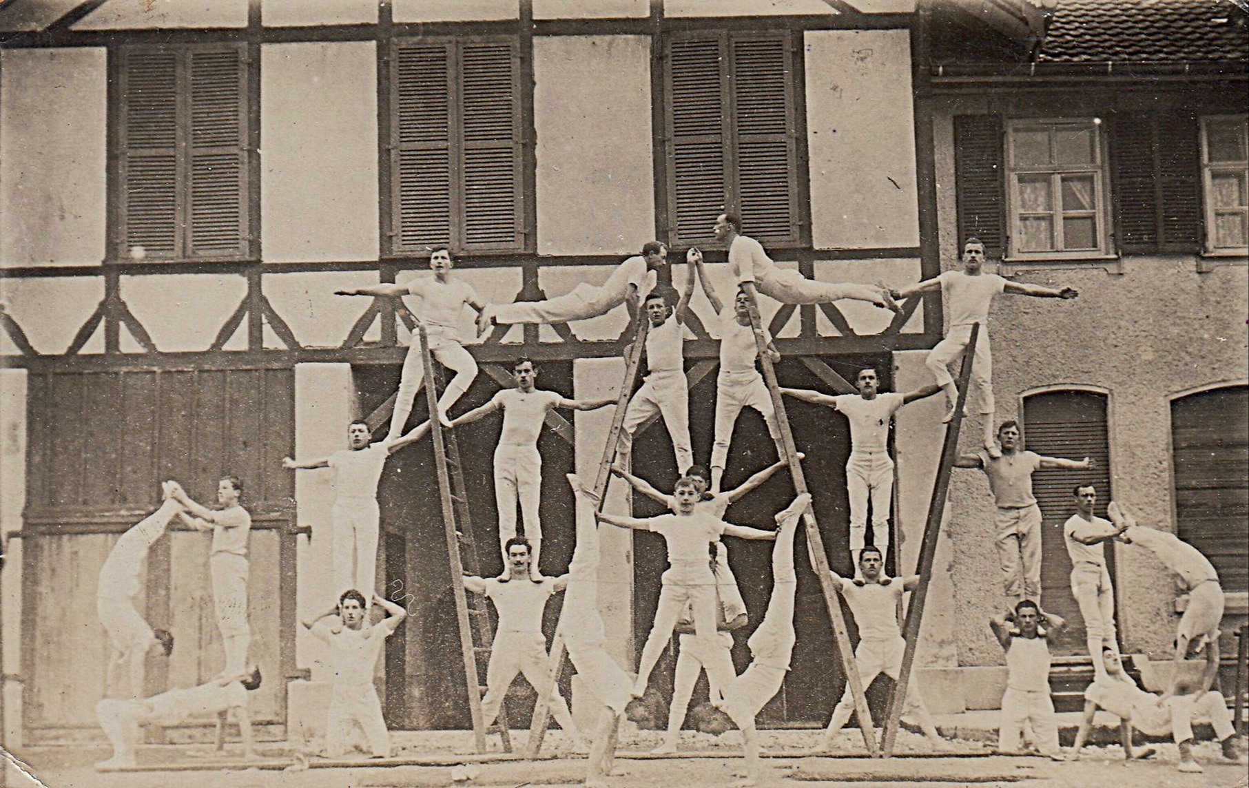 Die Pyramide der Turner