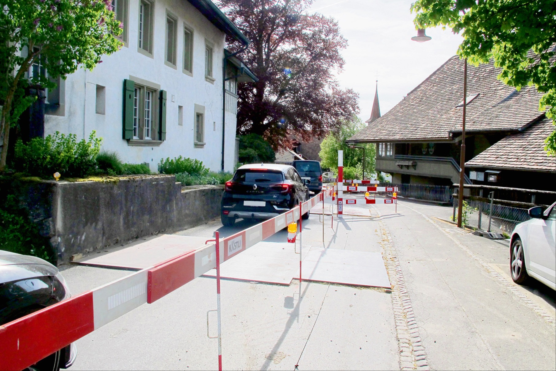 Zu schmal für das grosse Postauto - und das kleine ist in Reparatur
