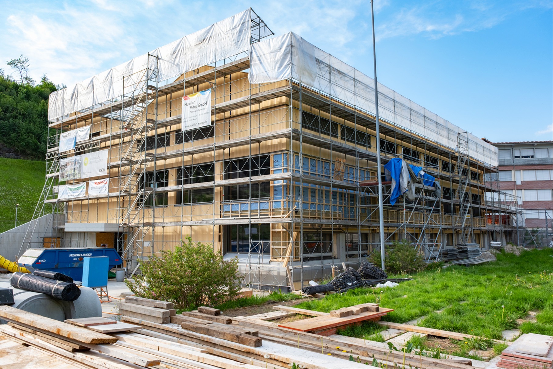 Das Projekt ist auf Kurs, wird aber teurer